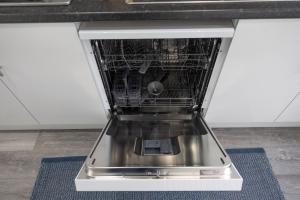 Gallery image of 45GR Dreams Unlimited Contractor Home in Harrow in Harrow