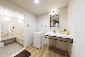 Bilik mandi di Large family accommodation Tsuji family - Vacation STAY 11262v