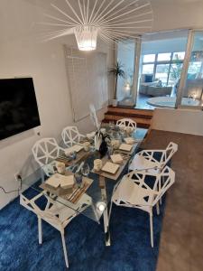 Μια τηλεόραση ή/και κέντρο ψυχαγωγίας στο i home Bldg 3rd and 4th floor - Vacation STAY 63772v