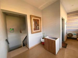 Φωτογραφία από το άλμπουμ του Tastefully furnished two bedrooms Garki στην Αμπούζα