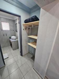 Ένα μπάνιο στο 4 Trees Accommodation