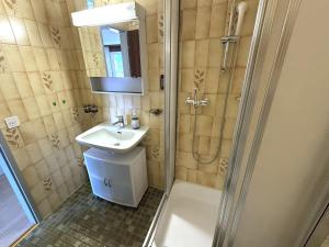 Ένα μπάνιο στο Royal 32, Untere Maressenstrasse 12 +39 φωτογραφίες