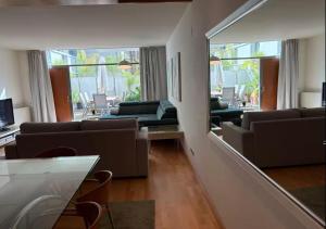 Χώρος καθιστικού στο Modernismo Paseo de Gracia