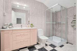 Et badeværelse på Tromsø City Center - two bedroom modern apartment + 16 billeder