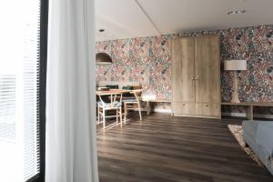 Posezení v ubytování Hello Zeeland - Apartment Noordstraat 3 + 9 fotografií