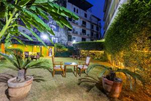 Κήπος έξω από το Arch Plaza - Near Yashobhoomi Convention Centre Dwarka