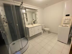 Ένα μπάνιο στο Les Sens Ciel Séjour cocooning pour deux avec ambiance romantique