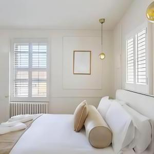 Katil atau katil-katil dalam bilik di Stunning house in the heart of Leigh-On-Sea