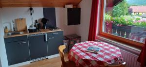Dapur atau dapur kecil di Haus Nandita +10 gambar