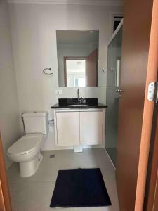 Ένα μπάνιο στο Praia das Toninhas Apt Belíssimo Vista Verde303