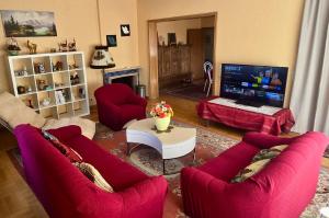 Μια τηλεόραση ή/και κέντρο ψυχαγωγίας στο WX Home - Willkommen in Ihrer Ferienwohnung in Idar-Oberstein