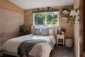Katil atau katil-katil dalam bilik di Bellbrae Retreat +40 gambar