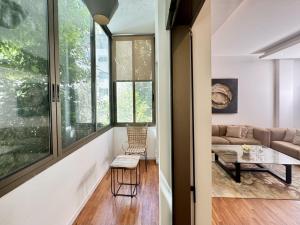 Ruang duduk di Haus 22, 2-BR in Gemmayze
