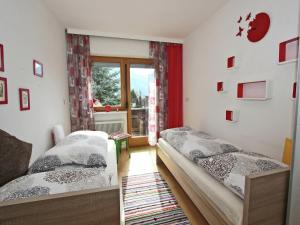Postel nebo postele na pokoji v ubytování Apartment in Stumm near Ski Slopes
