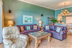 Ruang duduk di Sterling Beach 1503 +28 gambar