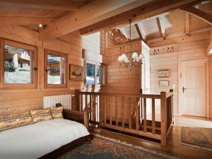 Ένα ή περισσότερα κρεβάτια σε δωμάτιο στο Chalet Polanka - OVO Network +31 φωτογραφίες