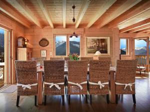 Χώρος καθιστικού στο Chalet Polanka - OVO Network