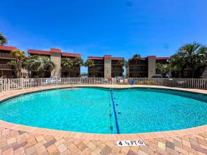 Bazén v ubytování Inlet Point Villas 4C nebo v jeho okolí