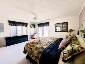 Postel nebo postele na pokoji v ubytování Grand Strand Resort PH1