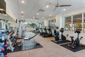 Fitnesscentret og/eller fitnessfaciliteterne på Blu 205 - Oceanfront True Luxury & 2 SETS Free Beach Service