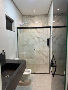 Et badeværelse på Residência Vale do Araguaia