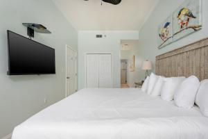 Ένα ή περισσότερα κρεβάτια σε δωμάτιο στο Phoenix VII 7109 condo