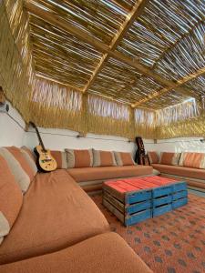 Afbeelding uit fotogalerij van Maghrib Nomads Hostel in Tamraght Ouzdar