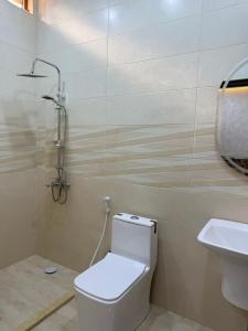 Phòng tắm tại شالية جوهرة جراسيا Jewel of Gracia Chalet +7 ảnh