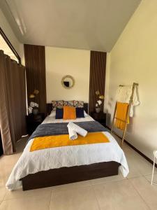 a bedroom with a large bed in a room at Suite Palm in Palma