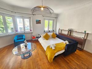 Ένα ή περισσότερα κρεβάτια σε δωμάτιο στο Ideal city stay 1BR near train station-GAR15