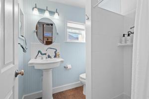 Gallery image of Historic & Stylish 1-Bedroom Apartment in the Heart of Downtown Fort Pierce in Fort Pierce
