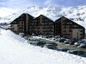 Nespecifikovaný výhled na hory nebo výhled na hory při pohledu z apartmánu + 6 fotografií