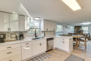 Gallery image of 3 Mi to Apollo Beach Preserve Family Retreat! in Apollo Beach