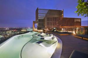 Bazén v ubytování Luxury Apartments w Rooftop pool nebo v jeho okolí