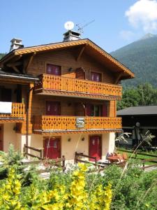 Nespecifikovaný výhled na hory nebo výhled na hory při pohledu z apartmánu + 2 fotografie