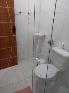 Ένα μπάνιο στο Lugar pra descansar em Bambuí, Marica-Rj