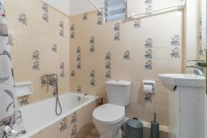 Un baño de Nefeli - Unique Beachfront Apartment