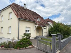 Το κτήριο όπου στεγάζεται  το διαμέρισμα +6 φωτογραφίες