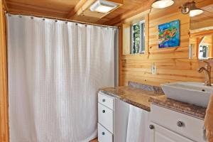 Φωτογραφία από το άλμπουμ του Beautiful Tiny House Retreat Close To Missoula σε Florence
