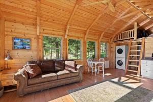Χώρος καθιστικού στο Beautiful Tiny House Retreat Close To Missoula