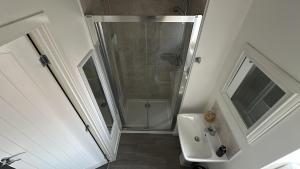 Un baño de New House! Large Drive! Ideal For Business or Relocation, Weekly and Monthly Stay 16 fotos más