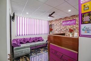 Χώρος καθιστικού στο Hotel O Starline Residency