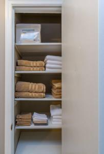 Φωτογραφία από το άλμπουμ του Cameron House-2 br apt 2 mins Park Plaza Mall-6 mins UALR-7 mins UAMS σε Λιτλ Ροκ +7 φωτογραφίες