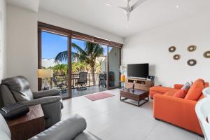 TV a/nebo společenská místnost v ubytování Marina view and 3 min from beach