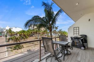 Balkón nebo terasa v ubytování Marina view and 3 min from beach