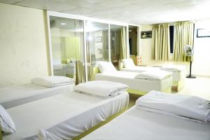 Galeriebild der Unterkunft SHALOM HOME STAY valparai in Vālpārai