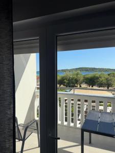 Μπαλκόνι ή βεράντα στο Blue Paradise Srima +4 φωτογραφίες