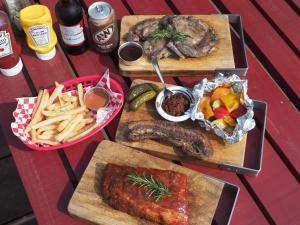 Jídlo v kempu nebo okolí