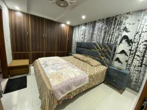 En eller flere senge i et værelse på C junction commercial