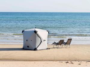 two chairs and a refrigerator on the beach at HV hygge setouchi - Vacation STAY 09912v in Yamaguchi +15 photos